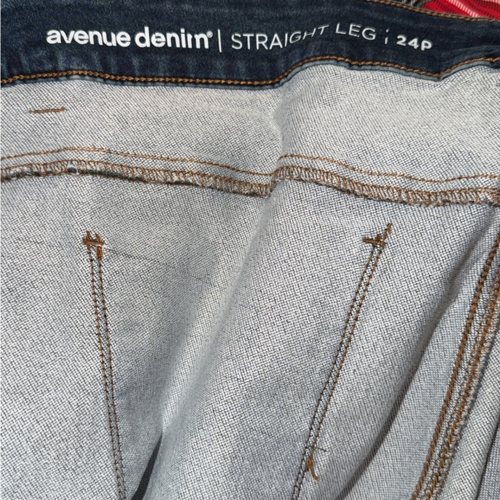 Avenue Denim Straight Leg Jeans - Gray